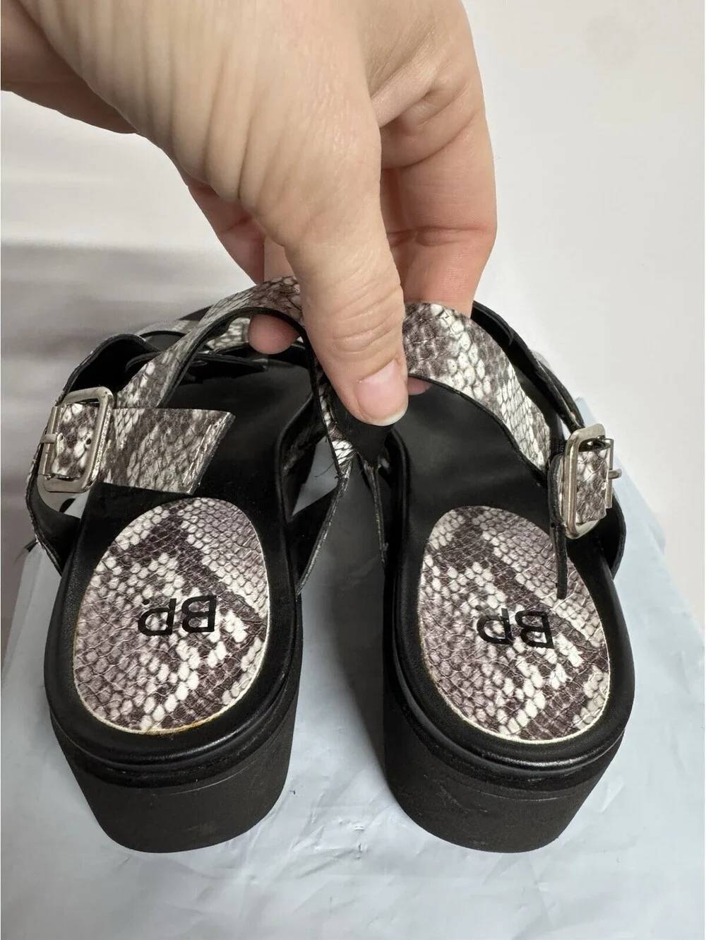 BP. Betsy Faux Snake Skin Print Chunky Platform Gladiator Sandals Buckle Sz 7.5